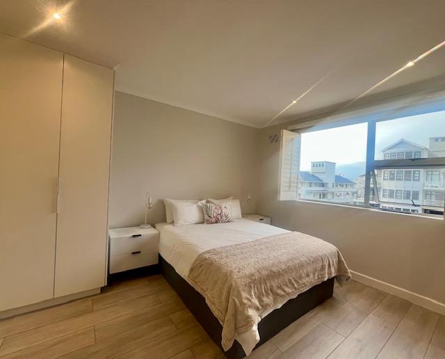 To Let 2 Bedroom Property for Rent in Sea Point Western Cape